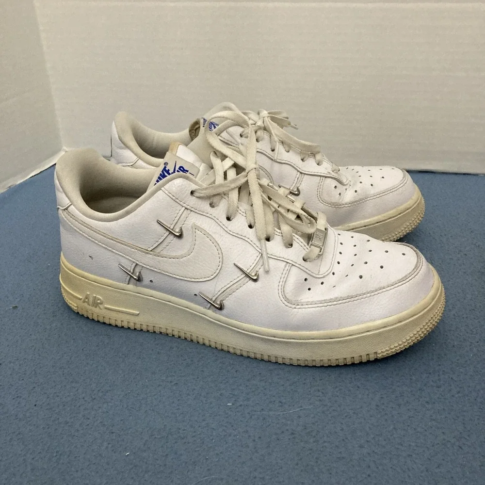 Nike Women's White Air Force 1 '07 LX Sisterhood‎ 